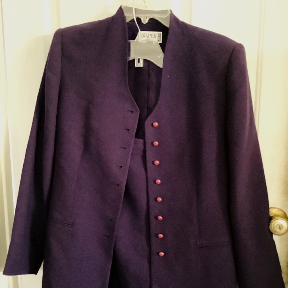 Kasper Asl 2 pc suit vintage purple dress jacket and skirt suit size 12 blazer